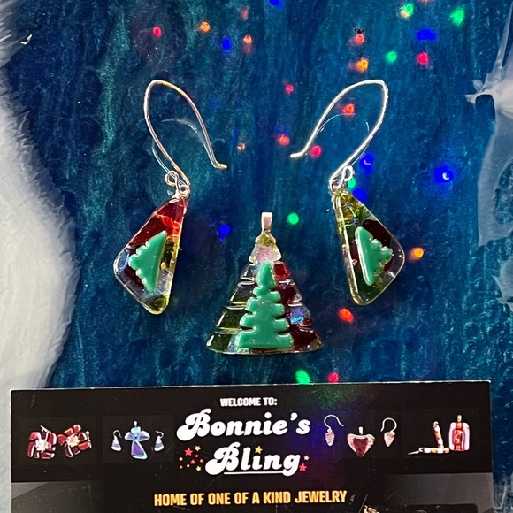 Bonnie’s Bling One Of A Kind Fused Glass Jewelry and Accessories to Wear. - Picture 11 of 15